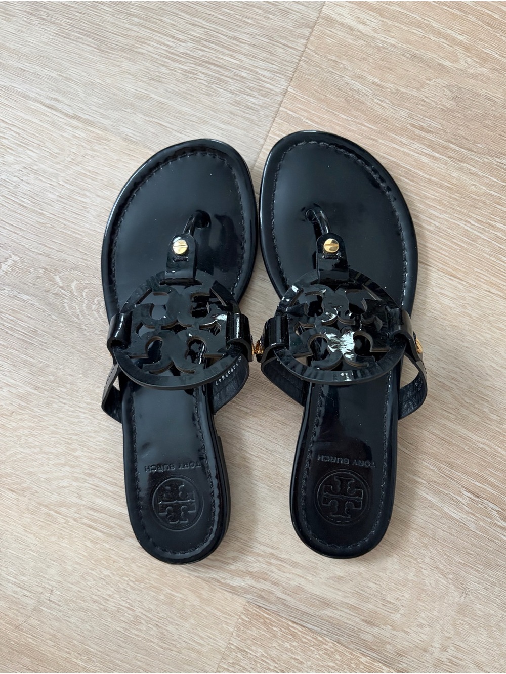 Tory Burch Black Patent Leather Logo Thong Sandals Size 6.5